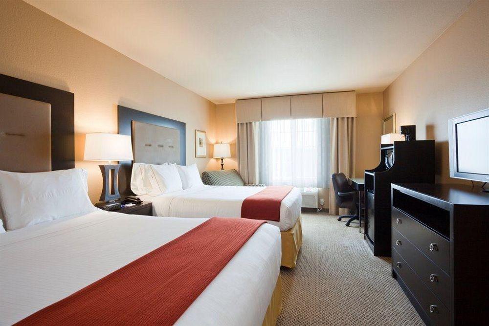 Holiday Inn Express & Suites Gonzales By Ihg חדר תמונה